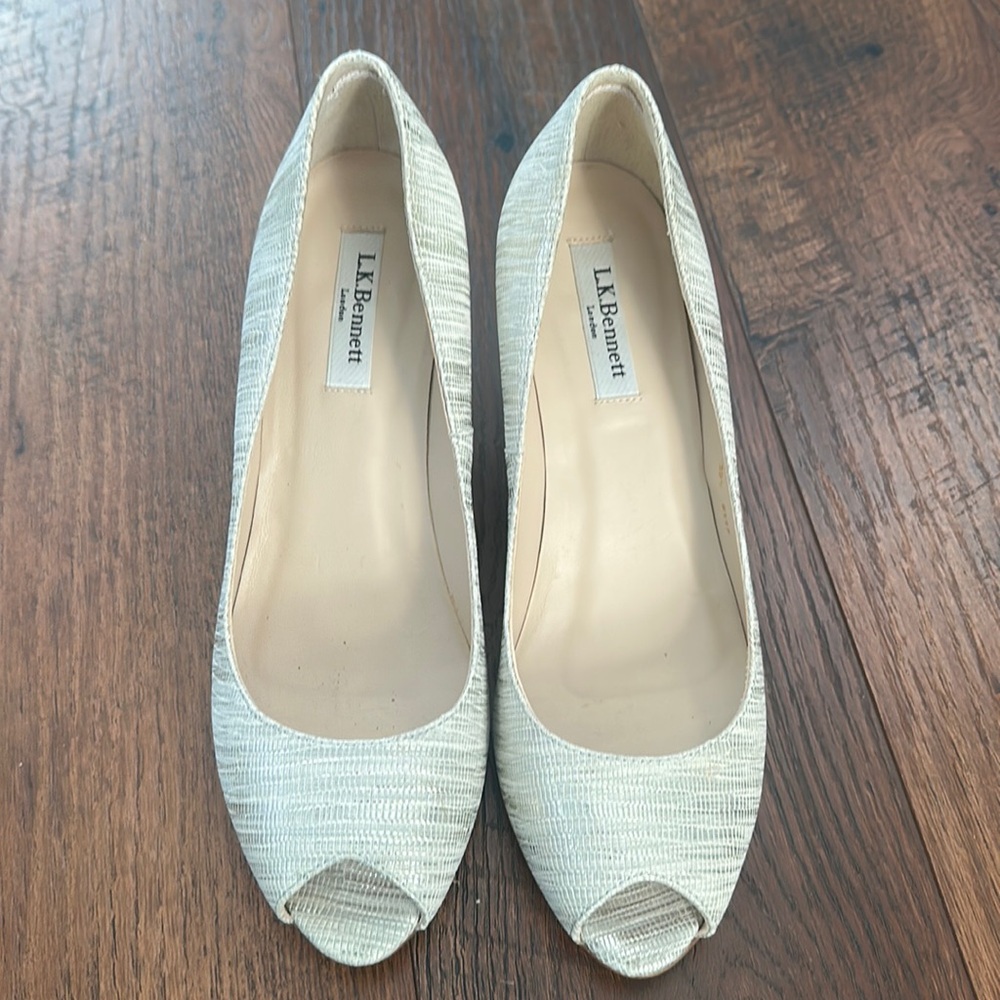 LK Bennett heel